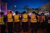 הסדרנים במעמד ההדלקה בסקולען לייקווד