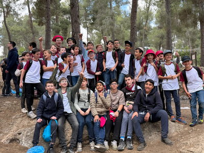 מסע ל"ג בעומר של תנועת 'אחווה: כאלף בני נוער השתתפו בפעילות ביער עמינד
