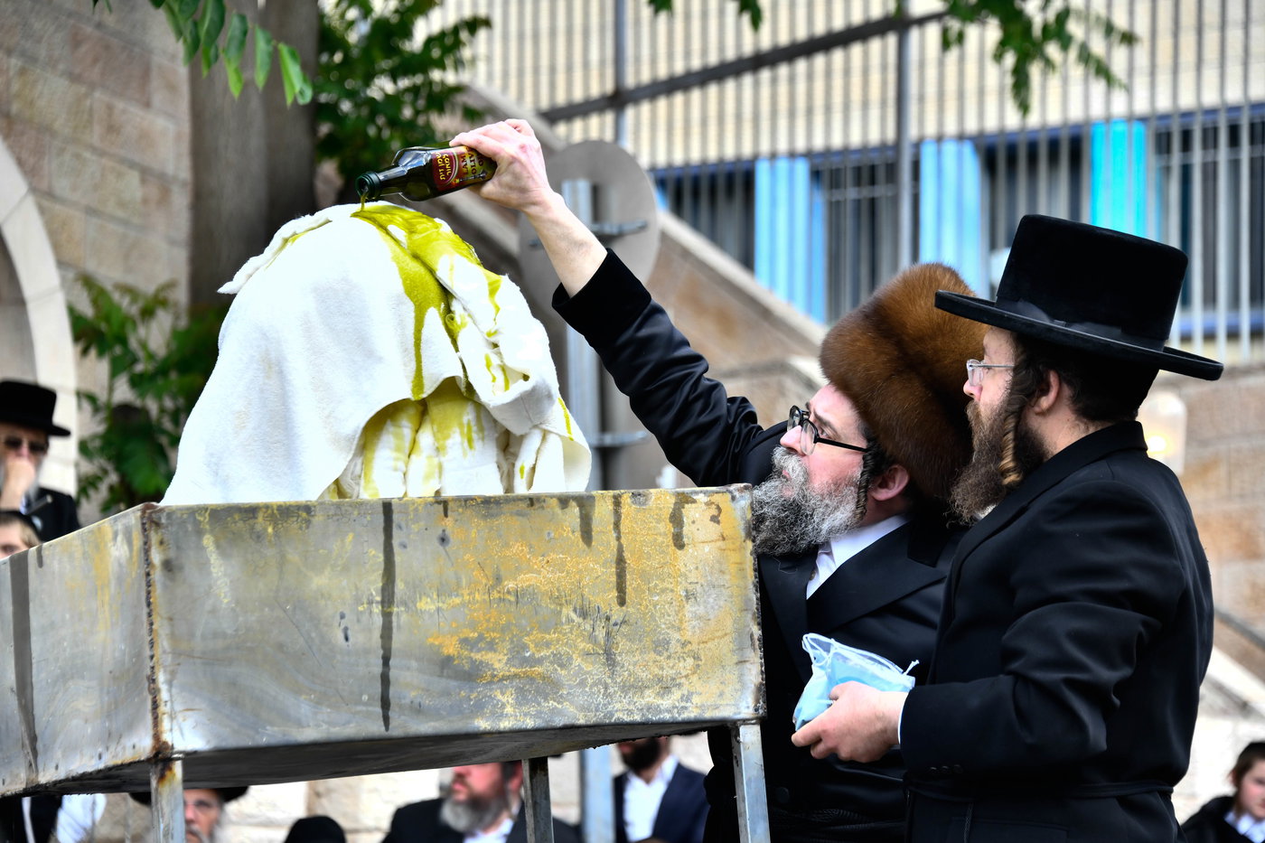 ל"ג בעומר בחצה"ק סקולען ירושלים