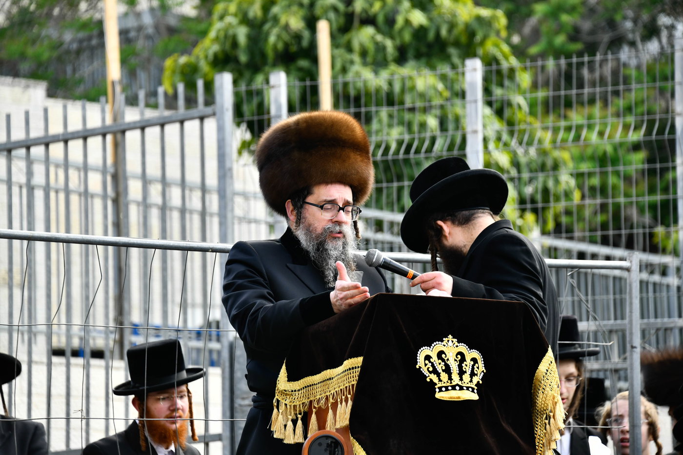 ל"ג בעומר בחצה"ק סקולען ירושלים