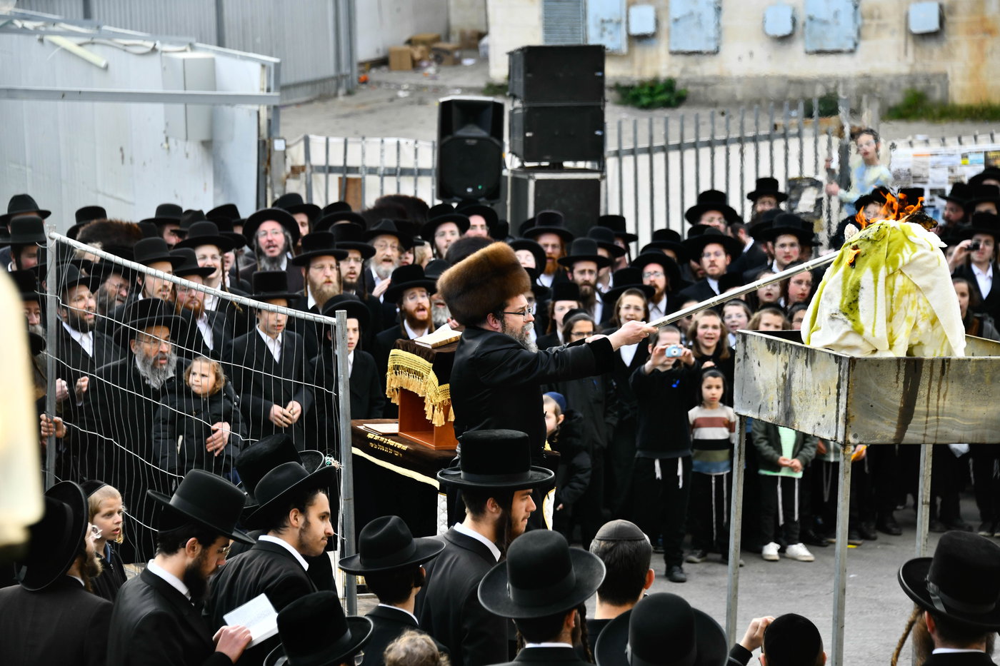 ל"ג בעומר בחצה"ק סקולען ירושלים