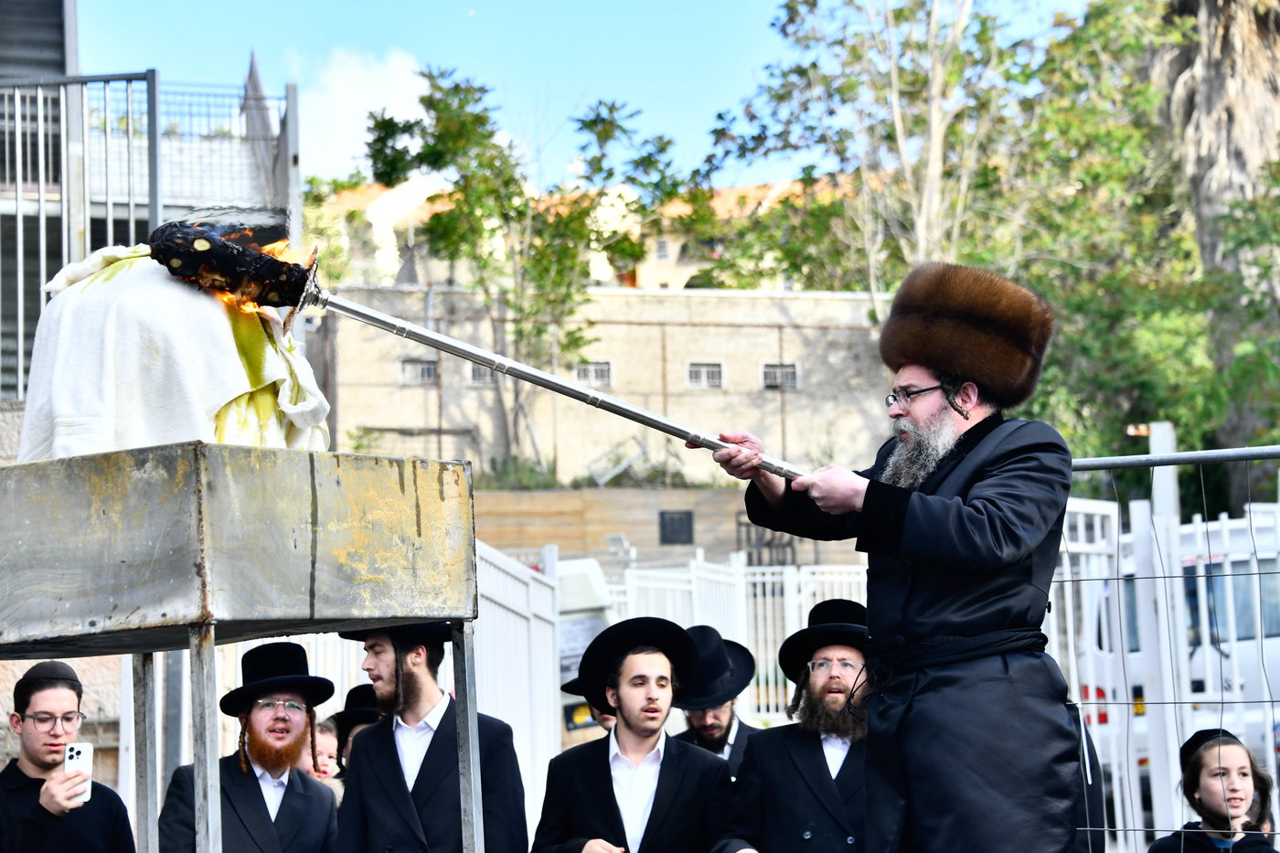 ל"ג בעומר בחצה"ק סקולען ירושלים
