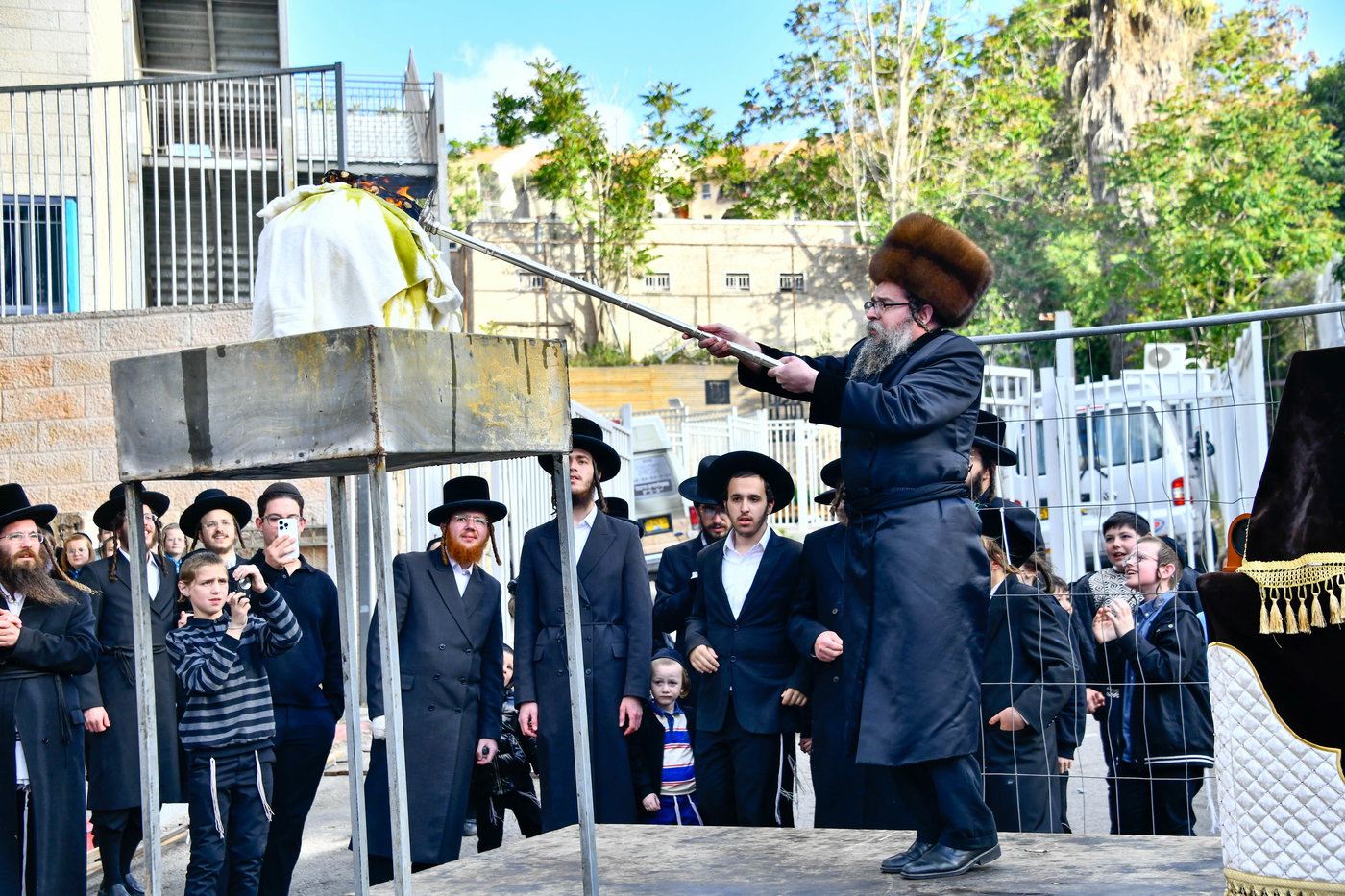 ל"ג בעומר בחצה"ק סקולען ירושלים