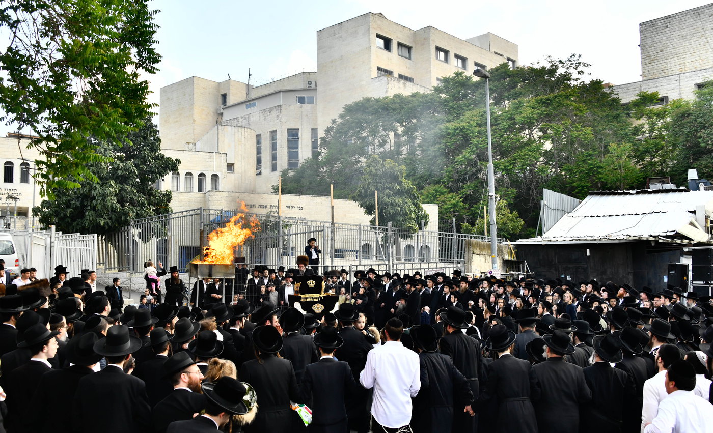 ל"ג בעומר בחצה"ק סקולען ירושלים