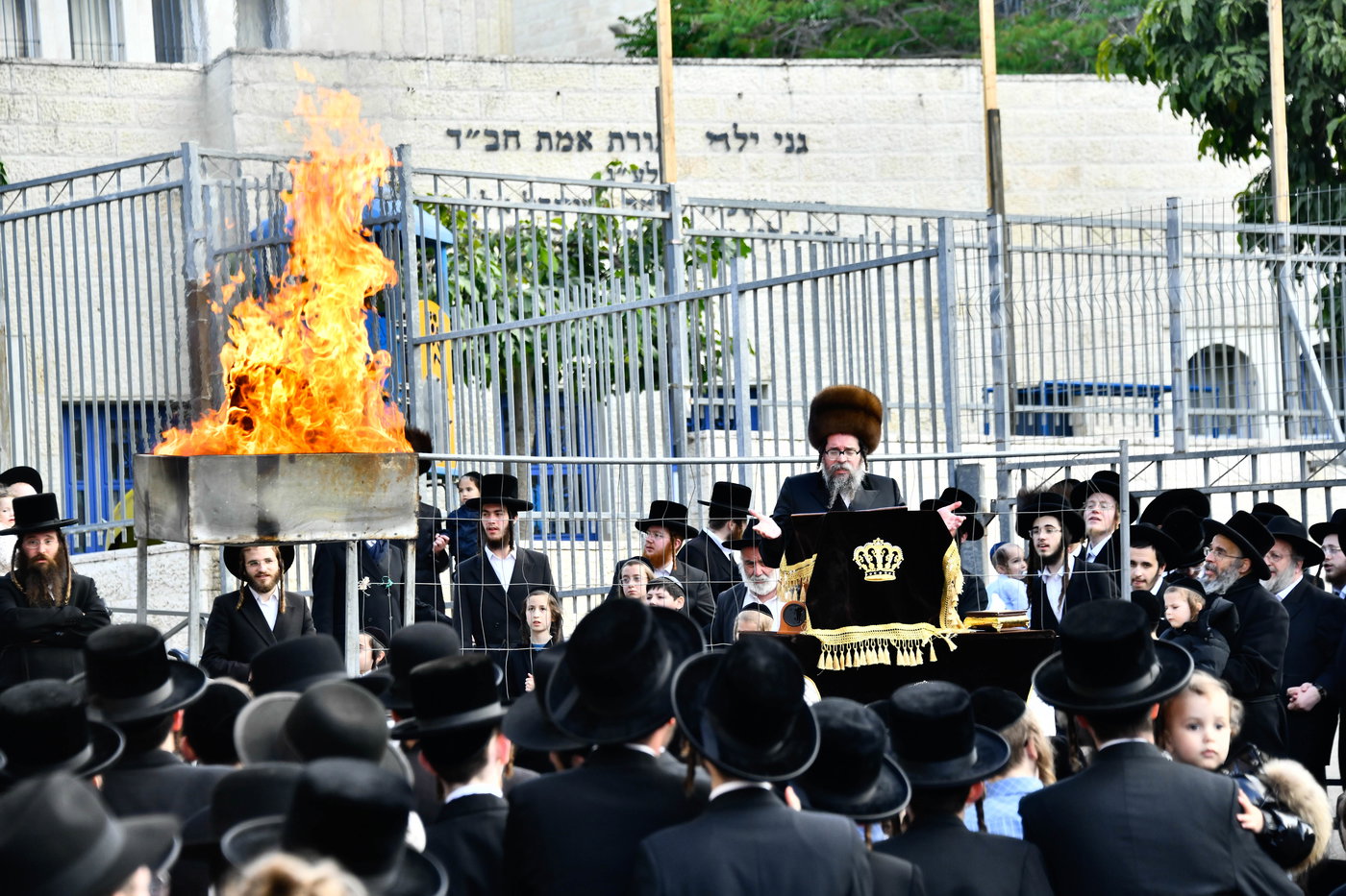 ל"ג בעומר בחצה"ק סקולען ירושלים