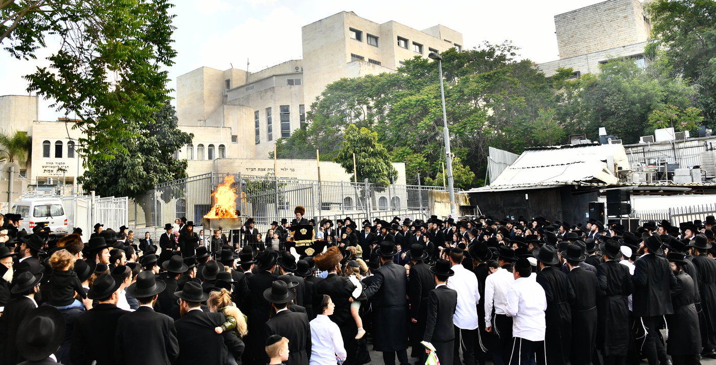 ל"ג בעומר בחצה"ק סקולען ירושלים