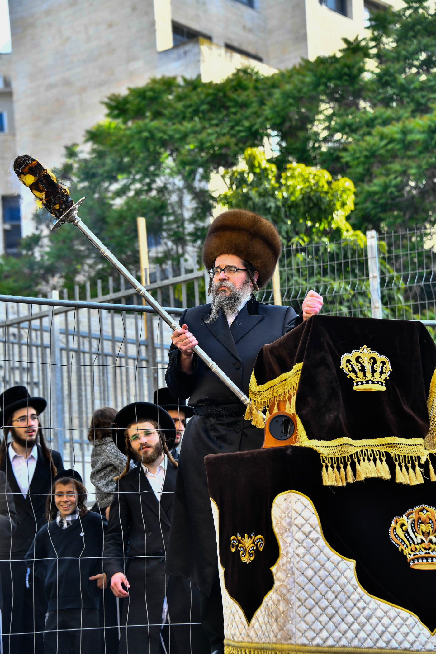 ל"ג בעומר בחצה"ק סקולען ירושלים