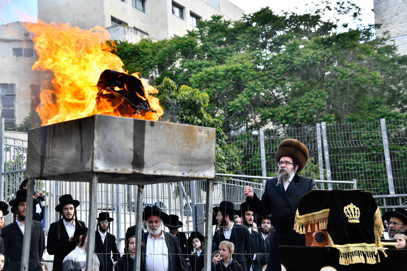ל"ג בעומר בחצה"ק סקולען ירושלים