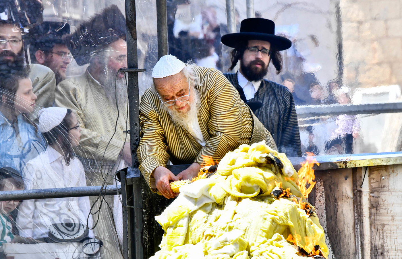ל"ג בעומר בחצה"ק תולדות אהרן