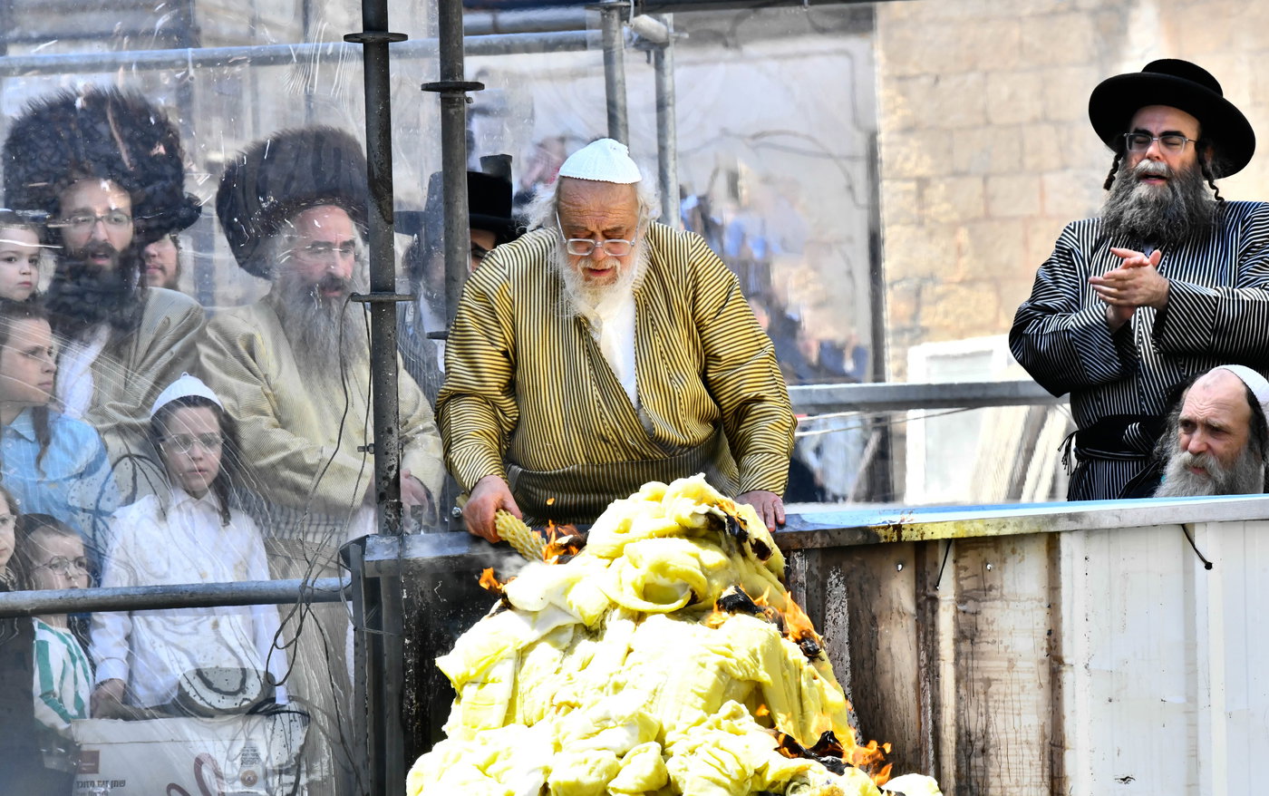 ל"ג בעומר בחצה"ק תולדות אהרן
