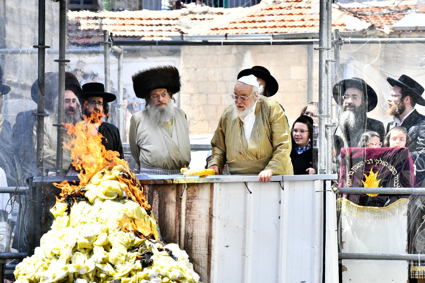 ל"ג בעומר בחצה"ק תולדות אהרן