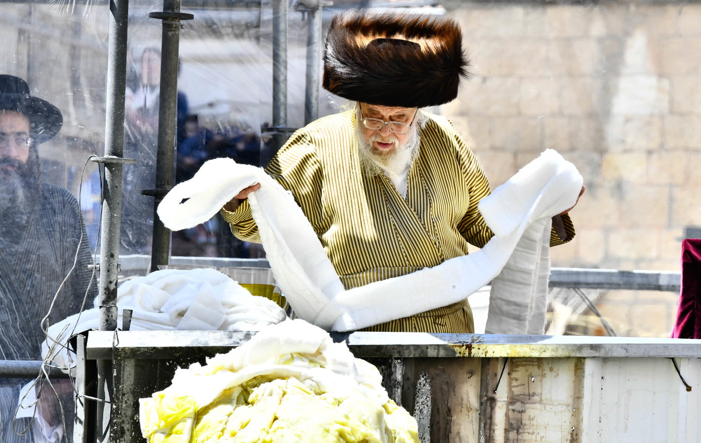 ל"ג בעומר בחצה"ק תולדות אהרן