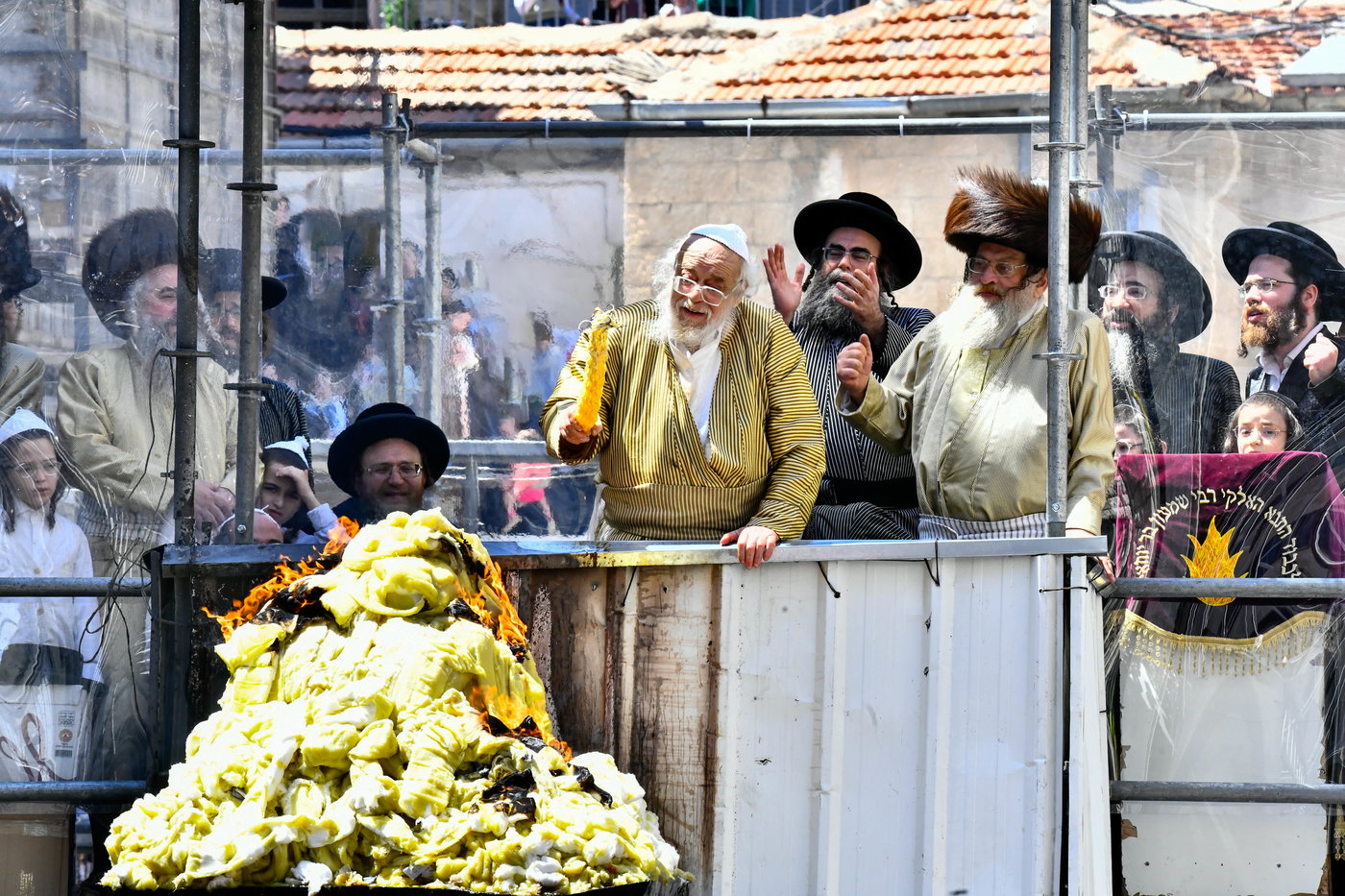 ל"ג בעומר בחצה"ק תולדות אהרן