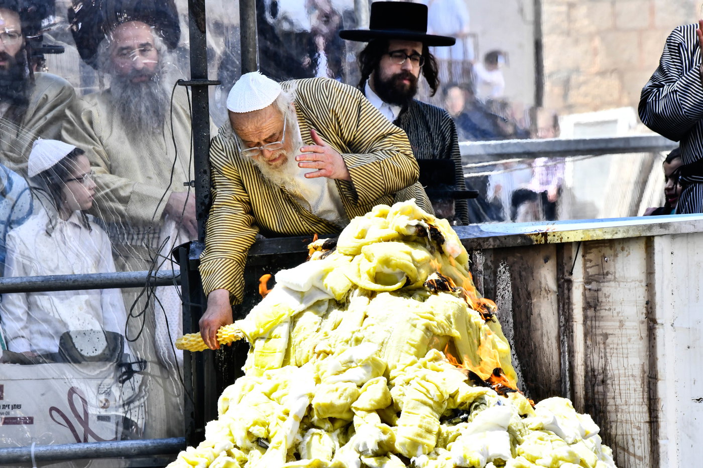 ל"ג בעומר בחצה"ק תולדות אהרן