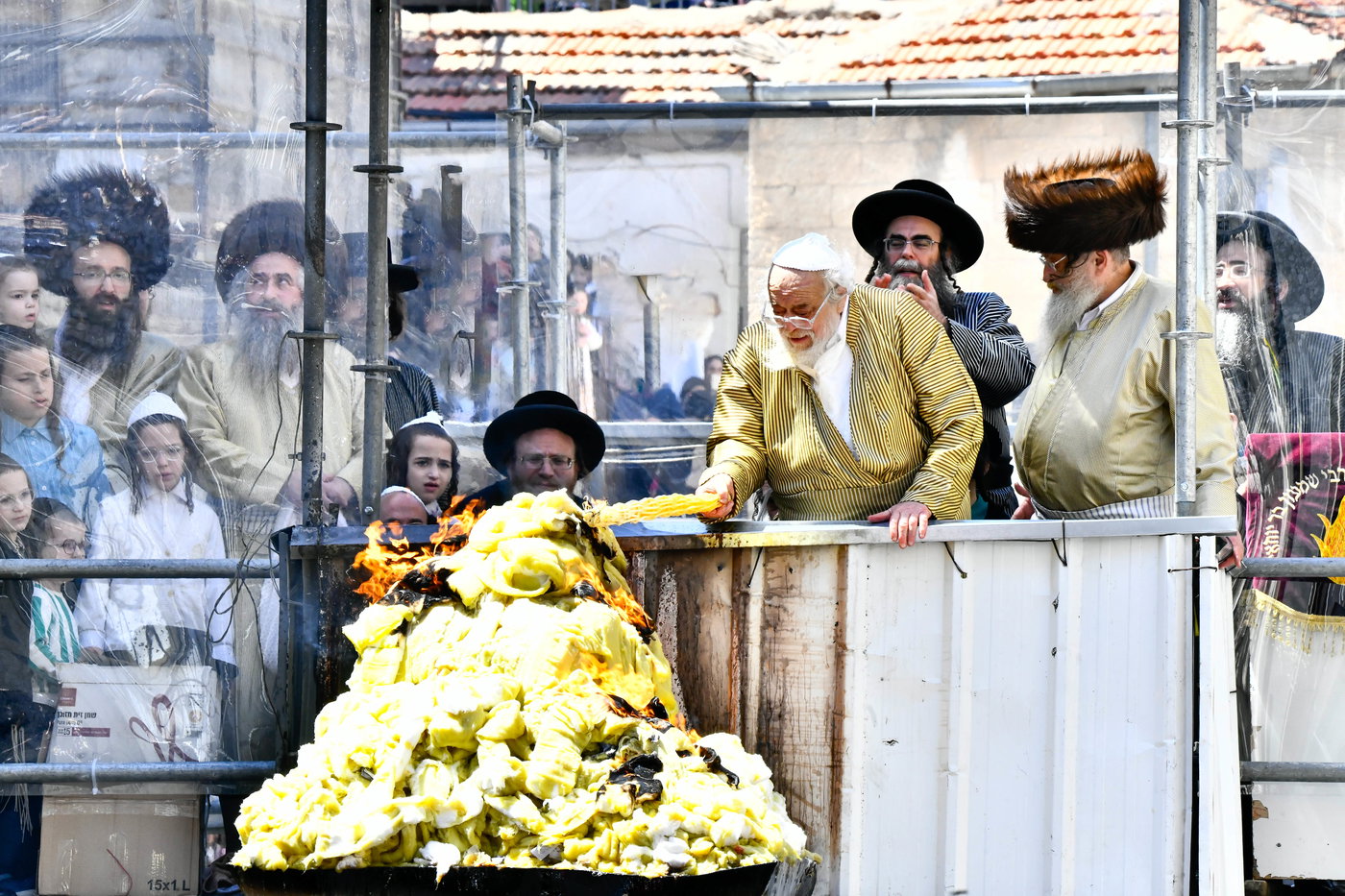 ל"ג בעומר בחצה"ק תולדות אהרן