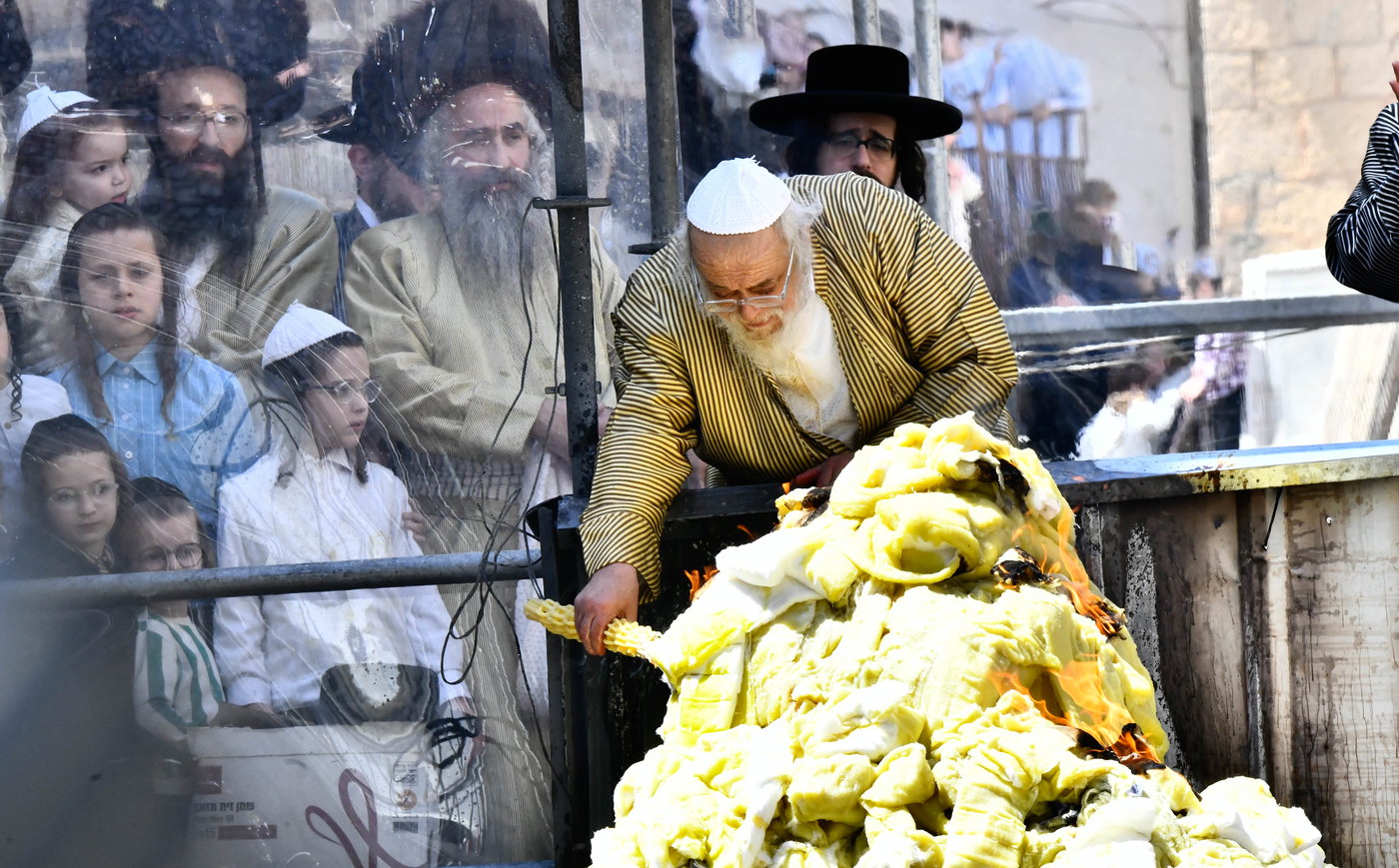 ל"ג בעומר בחצה"ק תולדות אהרן