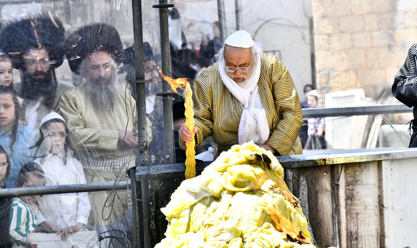 ל"ג בעומר בחצה"ק תולדות אהרן