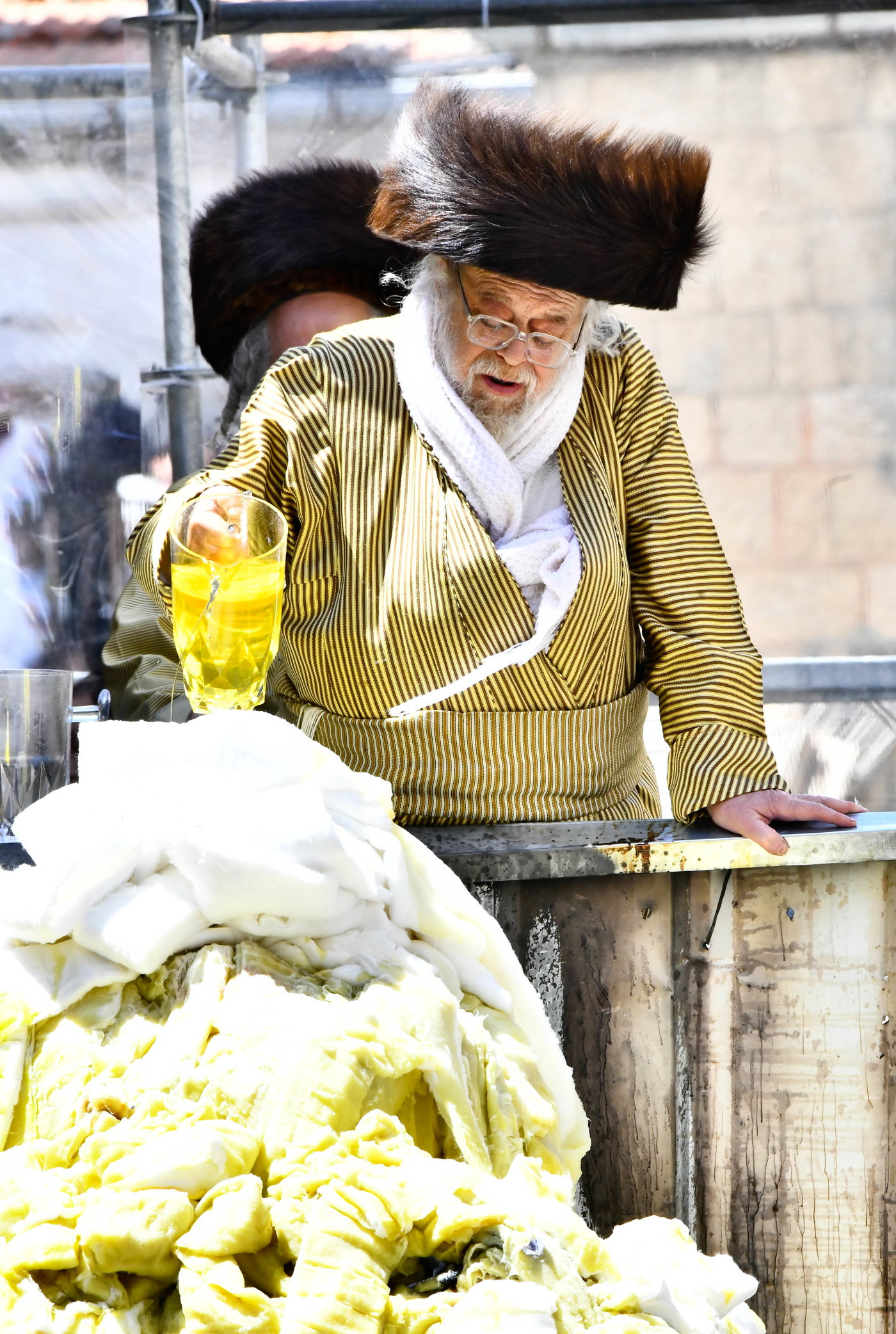 ל"ג בעומר בחצה"ק תולדות אהרן