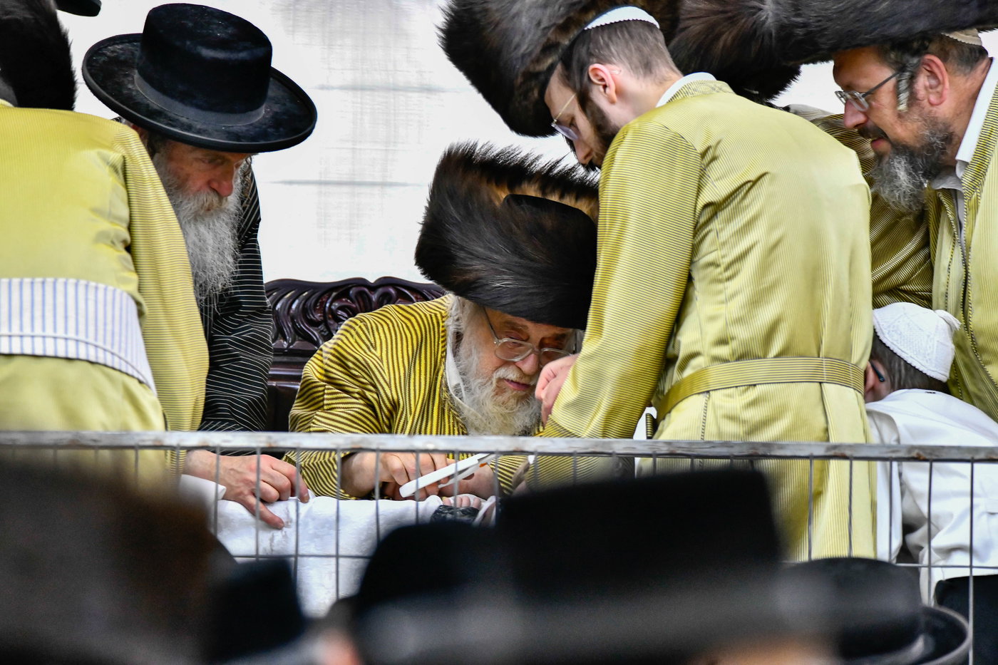 ל"ג בעומר בחצה"ק תולדות אהרן