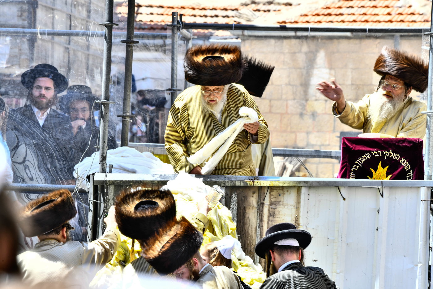 ל"ג בעומר בחצה"ק תולדות אהרן