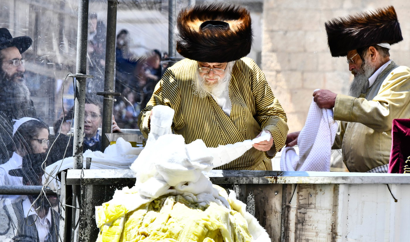 ל"ג בעומר בחצה"ק תולדות אהרן