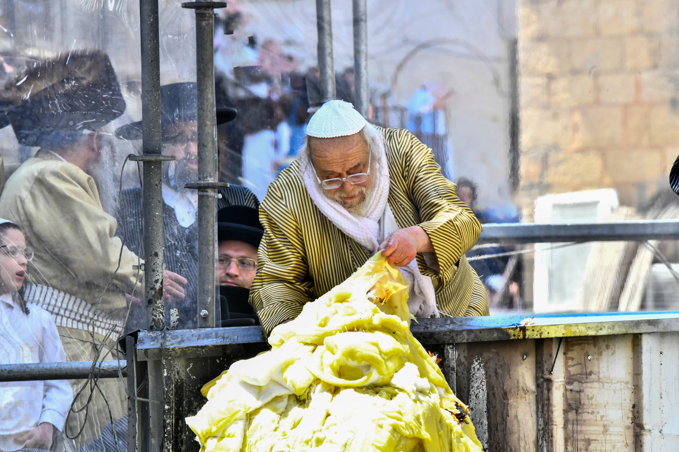 ל"ג בעומר בחצה"ק תולדות אהרן