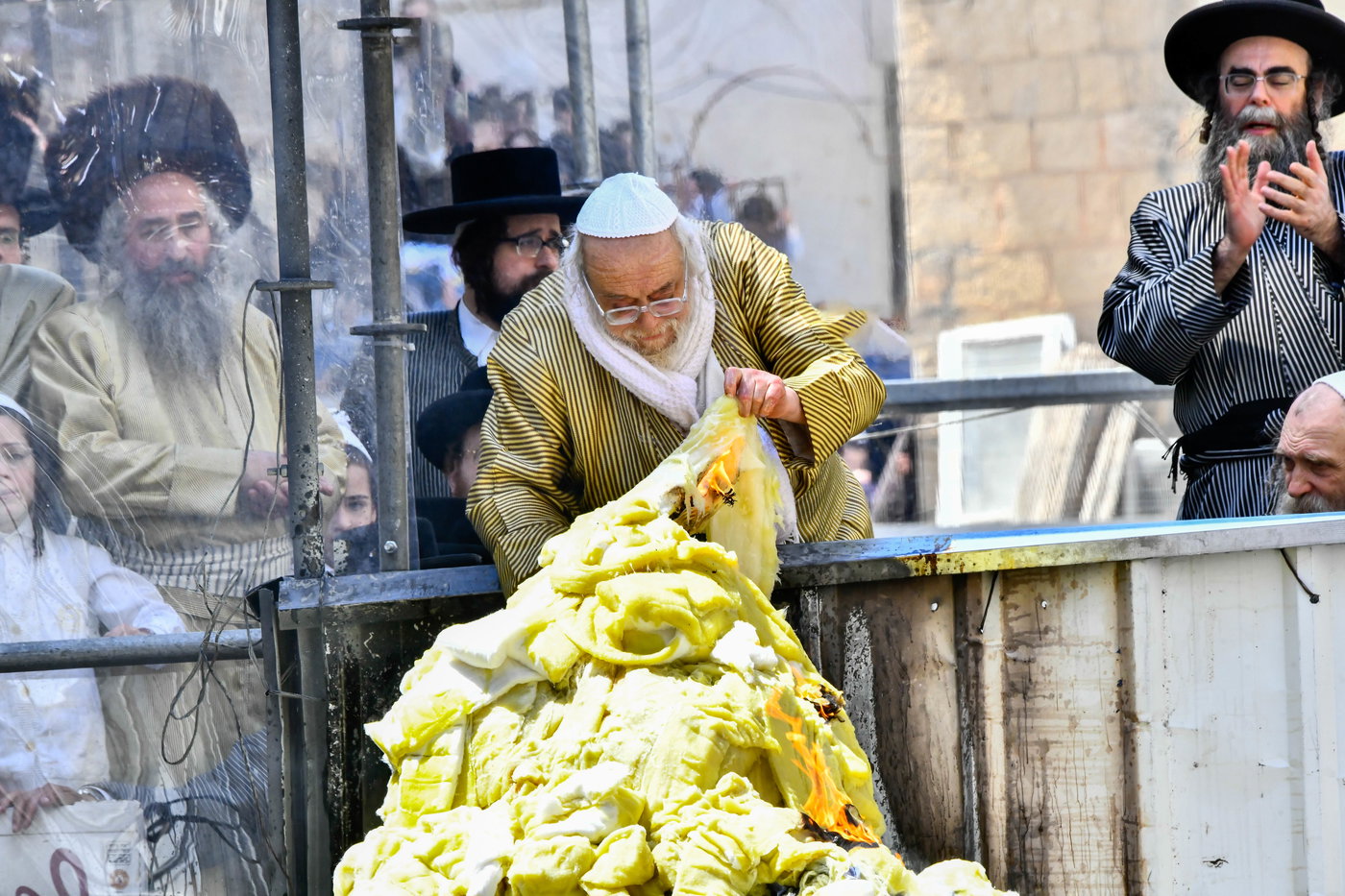 ל"ג בעומר בחצה"ק תולדות אהרן