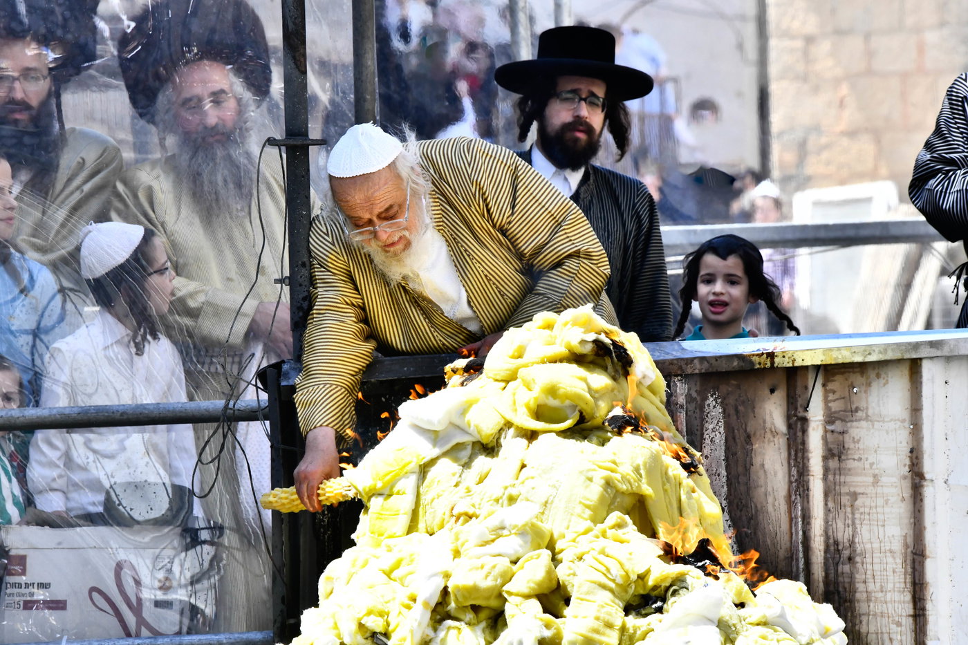 ל"ג בעומר בחצה"ק תולדות אהרן