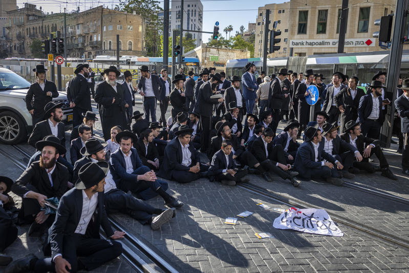 עם תמונה מאושוויץ: כך אנשי 'הפלג' חסמו את ירושלים בתרגיל מבריק