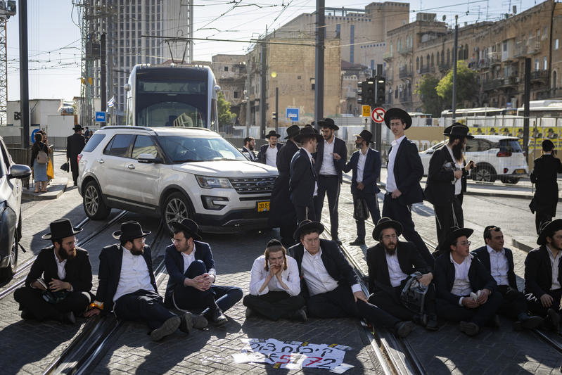 עם תמונה מאושוויץ: כך אנשי 'הפלג' חסמו את ירושלים בתרגיל מבריק