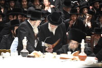 האדמו"ר מבעלזא במעמד ה'סיומים' של 'אתכנשו'