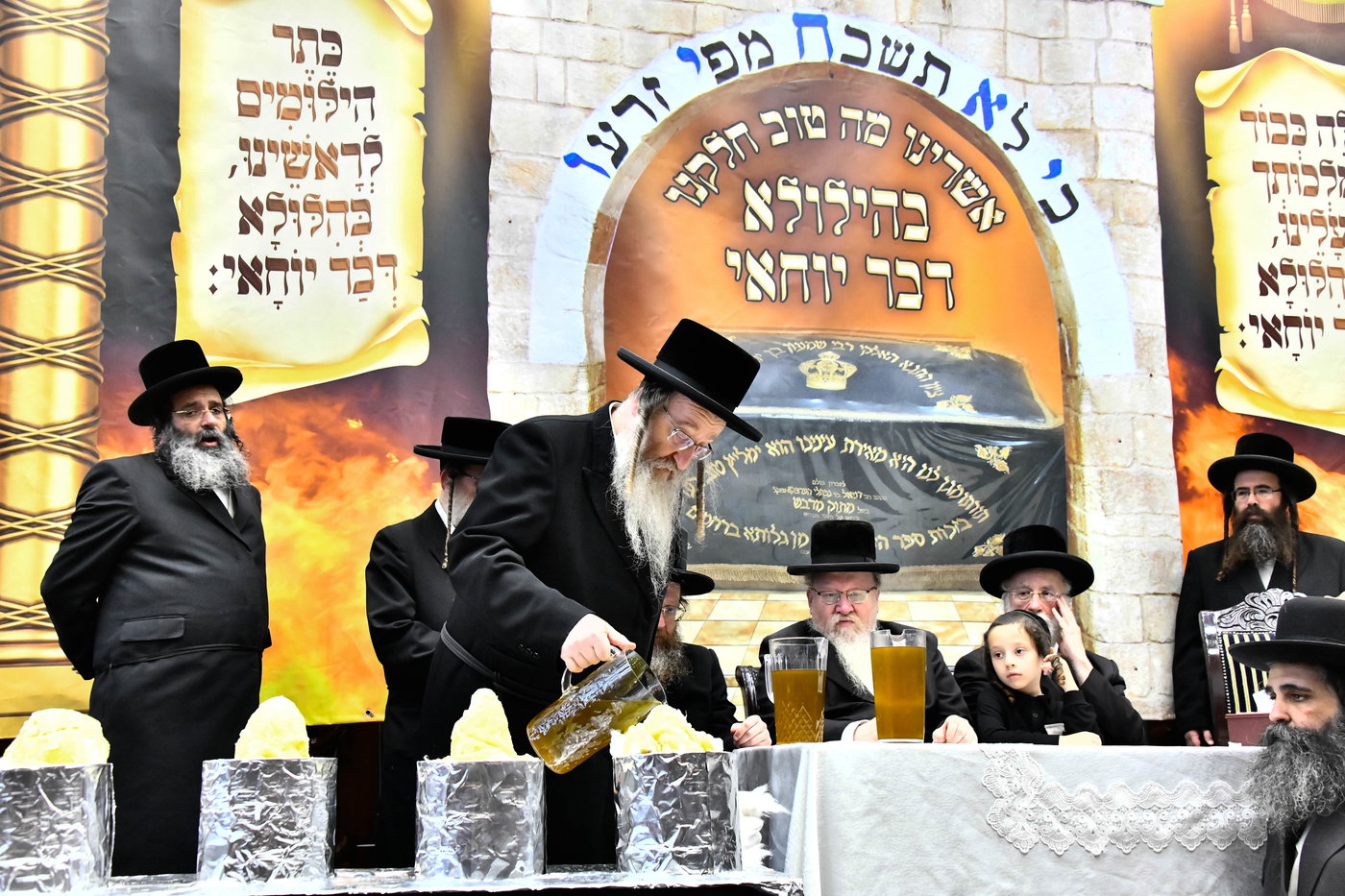 ל"ג בעומר בחצה"ק ביאלה