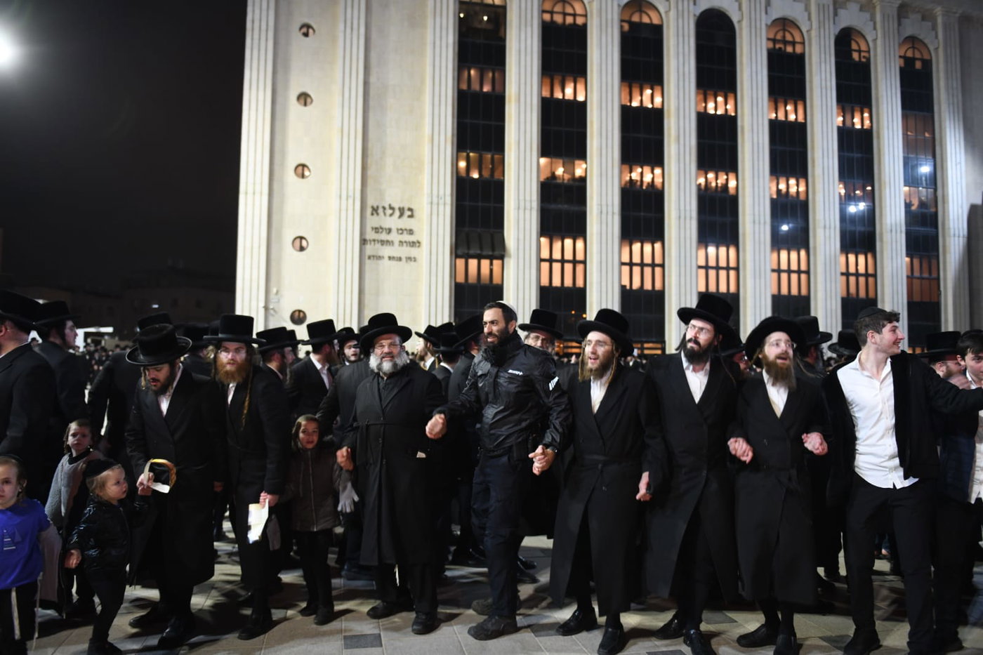 ל"ג בעומר בחצה"ק בעלזא