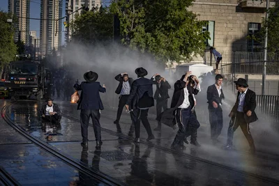עם תמונה מאושוויץ: כך אנשי 'הפלג' חסמו את ירושלים בתרגיל מבריק