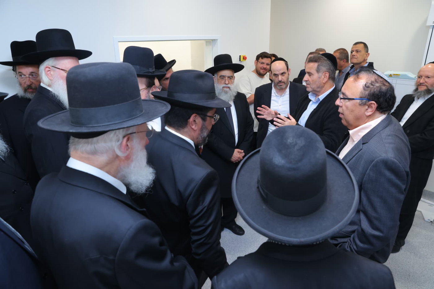 מעמד חנוכת הבית של המוקד לרפואה דחופה במודיעין עילית בהשתתפות כלל רבני העיר 