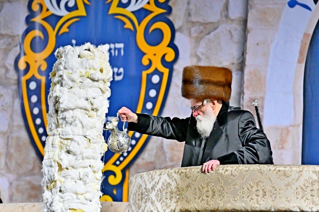 ל"ג בעומר בחצה"ק ויזניץ