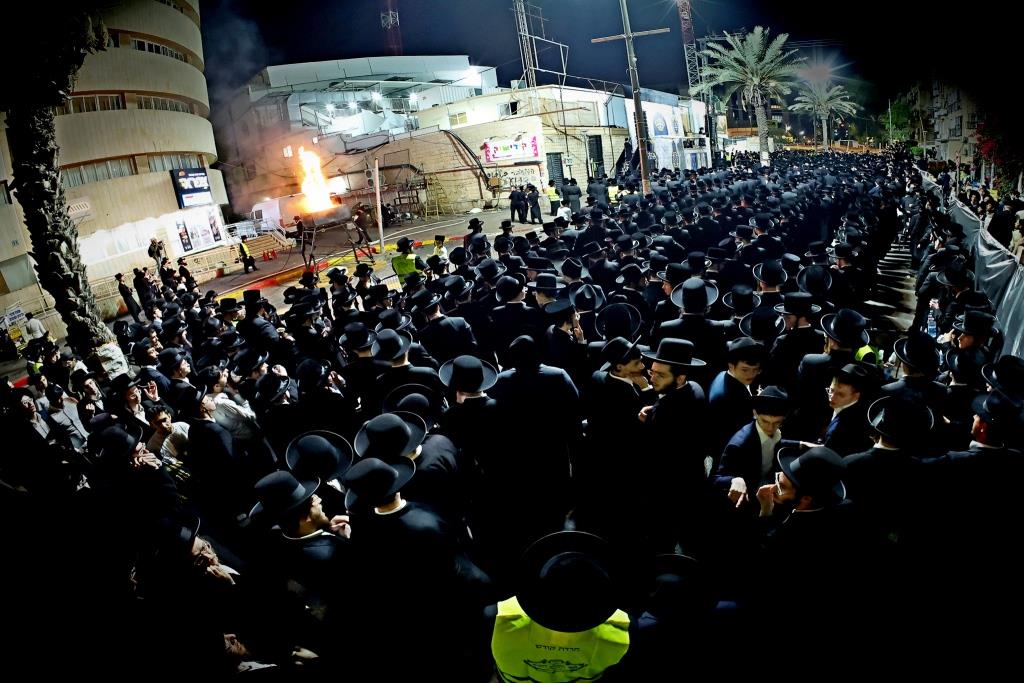 ל"ג בעומר בחצה"ק ויזניץ