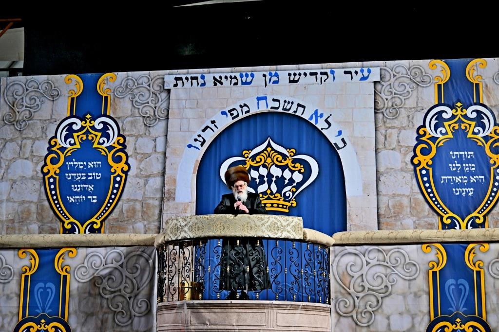 ל"ג בעומר בחצה"ק ויזניץ