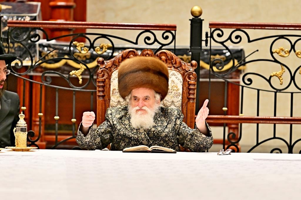 ל"ג בעומר בחצה"ק ויזניץ