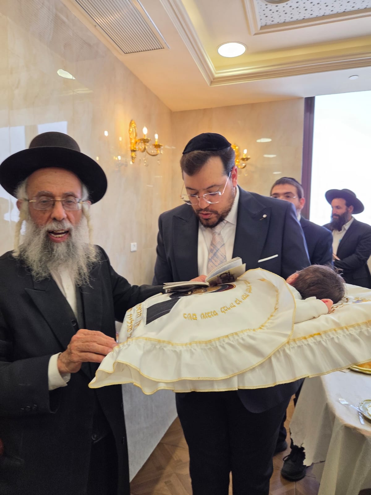 שמחת הברית בבית משפחת מאזוז