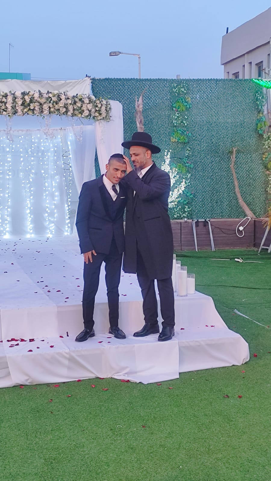 צפו: חתונת בנו של מזכה הרבים הרב ניצן ראובן, בהשתתפות אישי ציבור