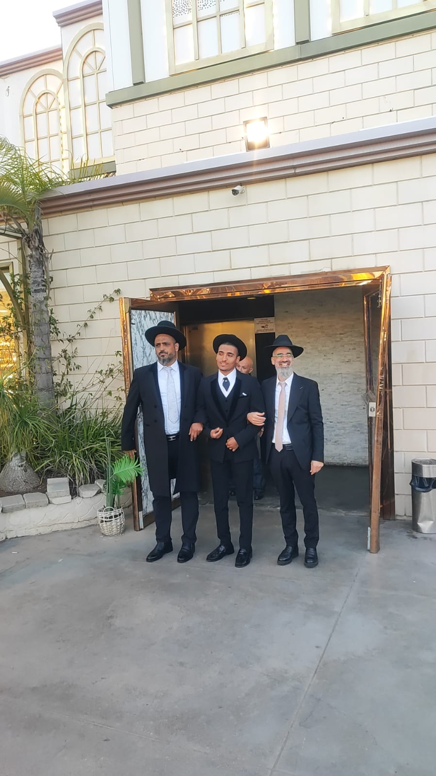 צפו: חתונת בנו של מזכה הרבים הרב ניצן ראובן, בהשתתפות אישי ציבור