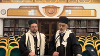 חגי ימיני ומשה מולר מבצעים את התפילה שאחר ספירת העומר
