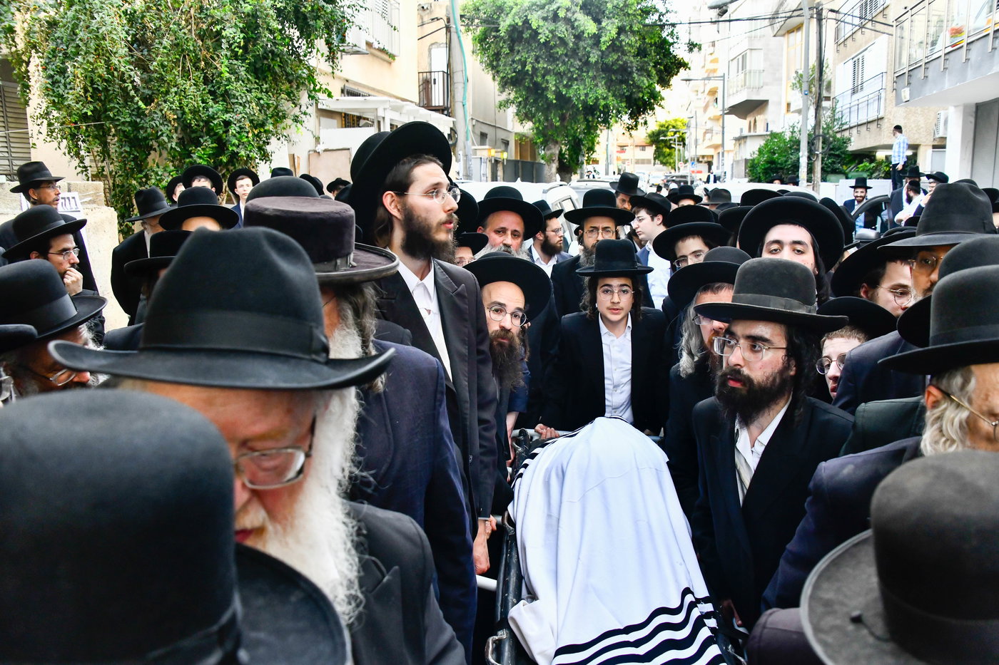 מסע הלוויית הגאון רבי דוד שמידל זצ"ל