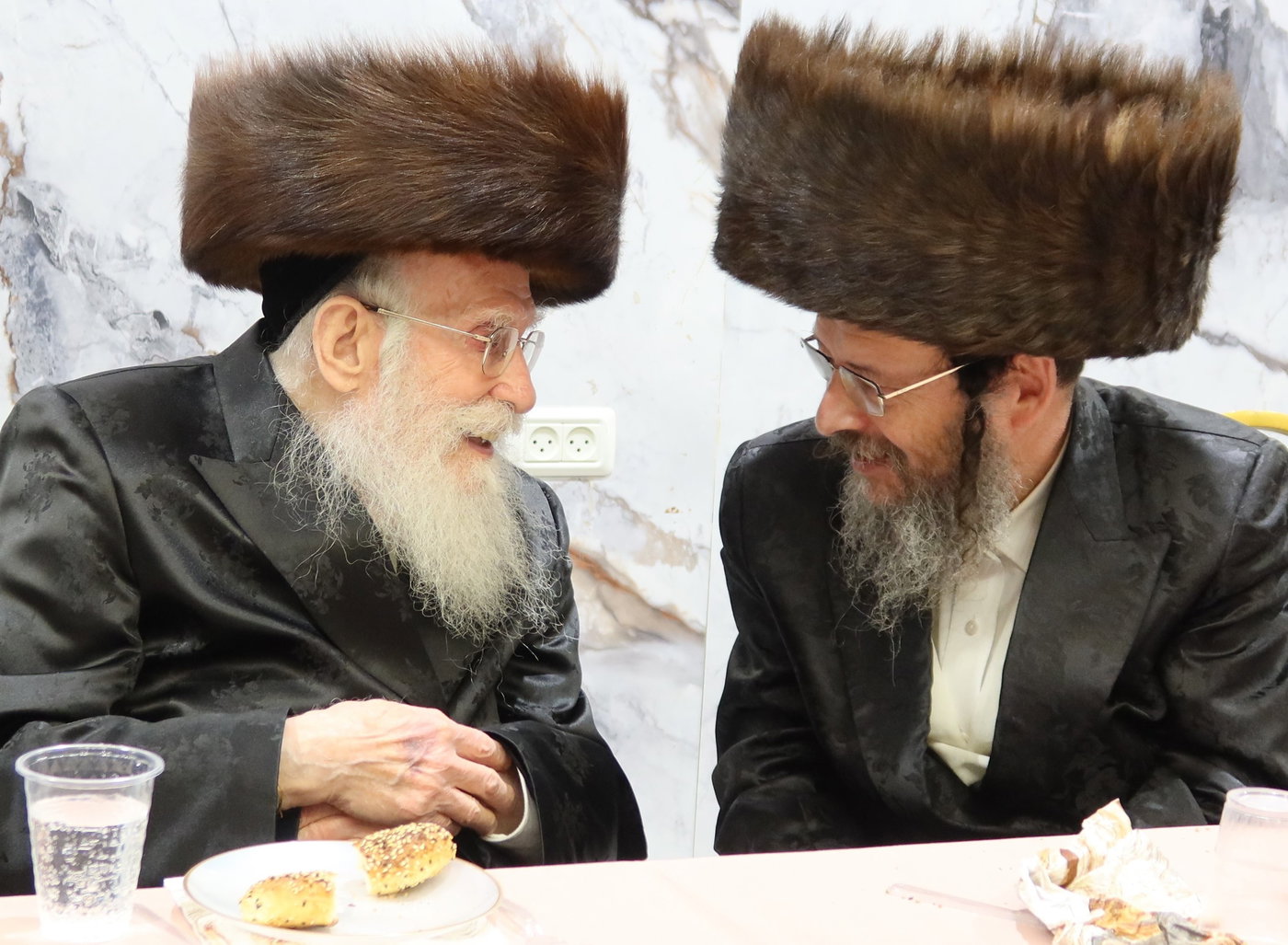 אירוסי נכדת גאב"ד זוועהיל