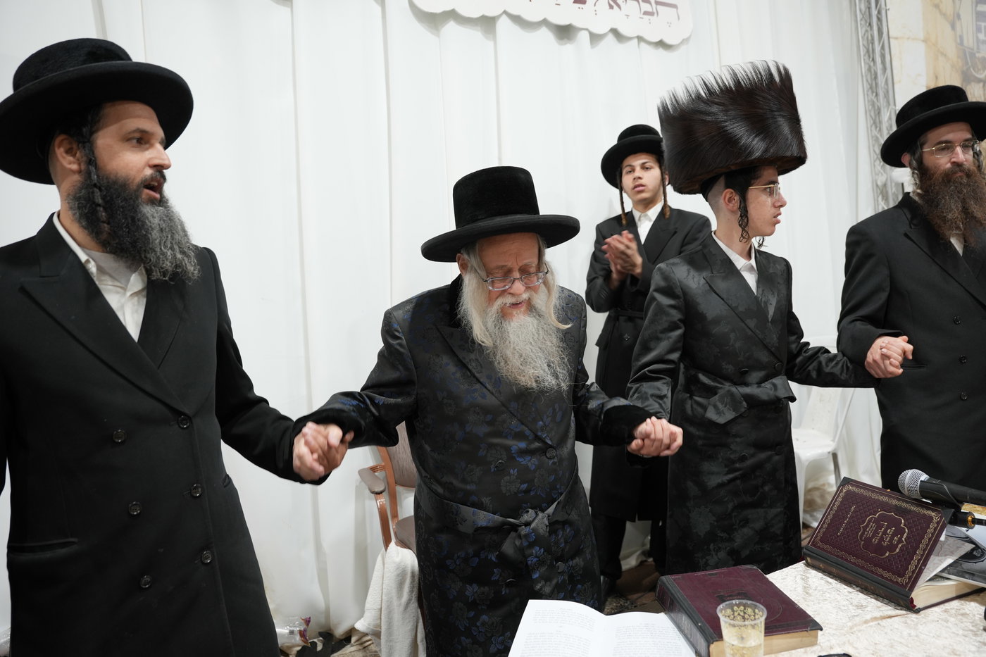 הגה"צ רבי יצחק לעזער במירון