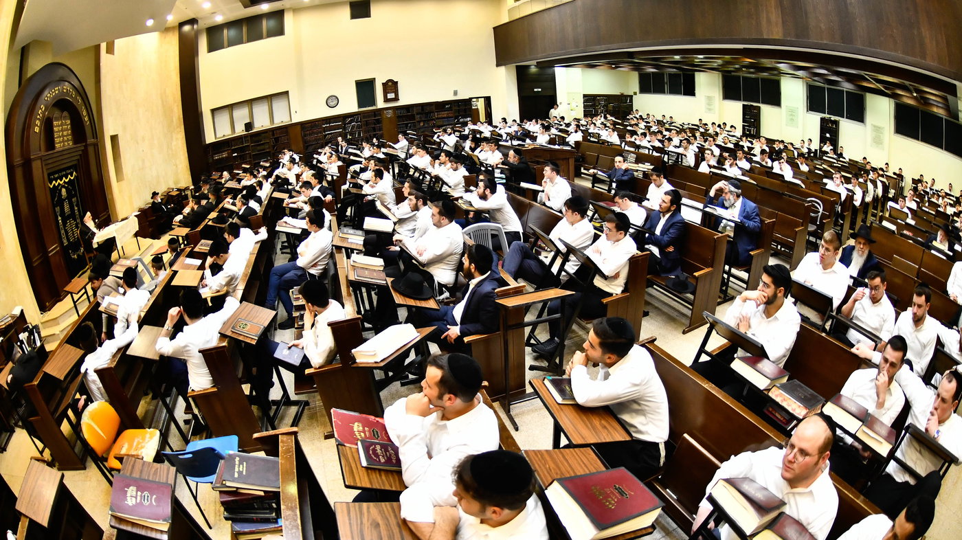 הגאון רבי חיים פיינשטיין בישיבת מאור התלמוד