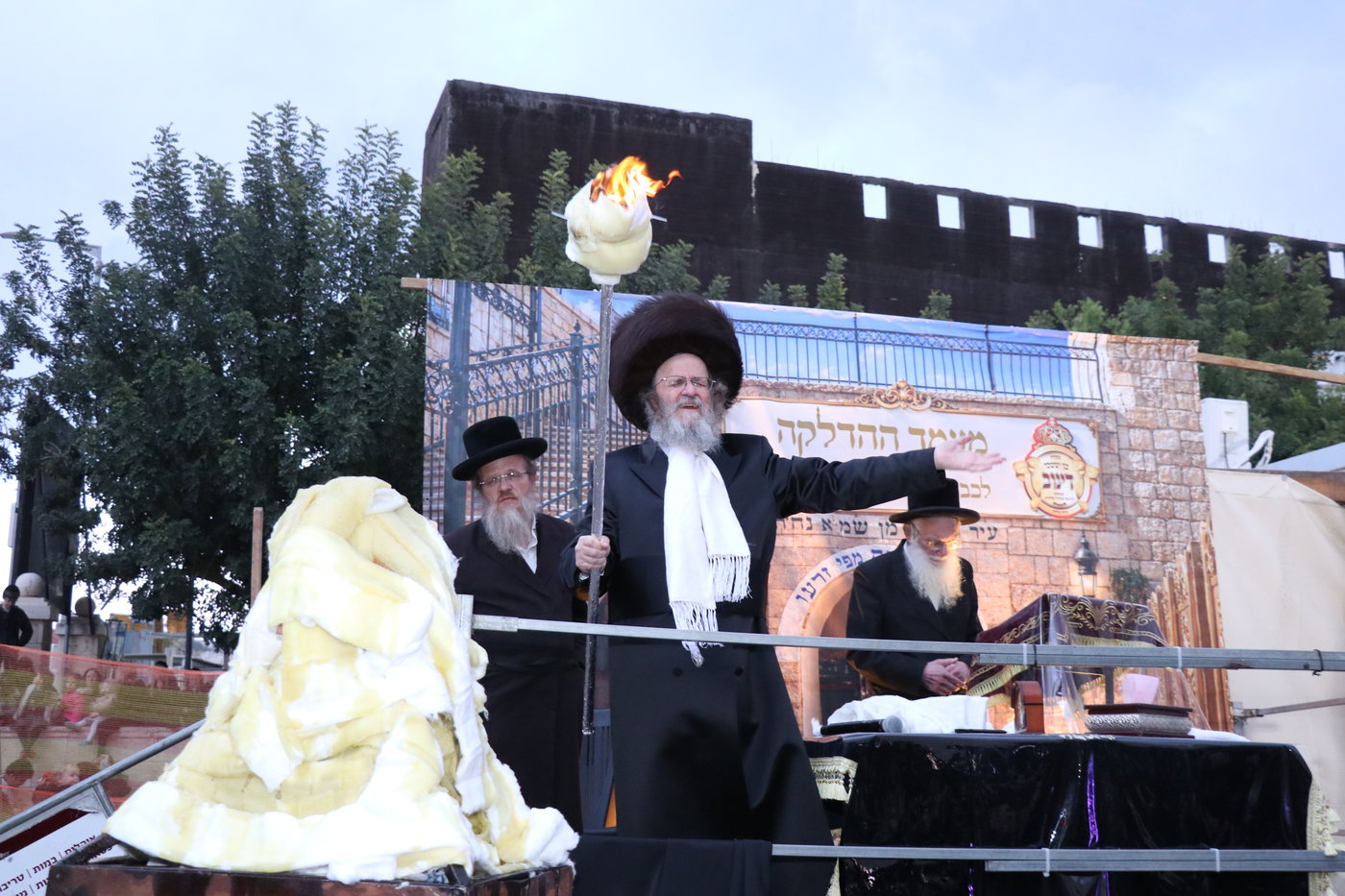 ל"ג בעומר בחצה"ק דינוב
