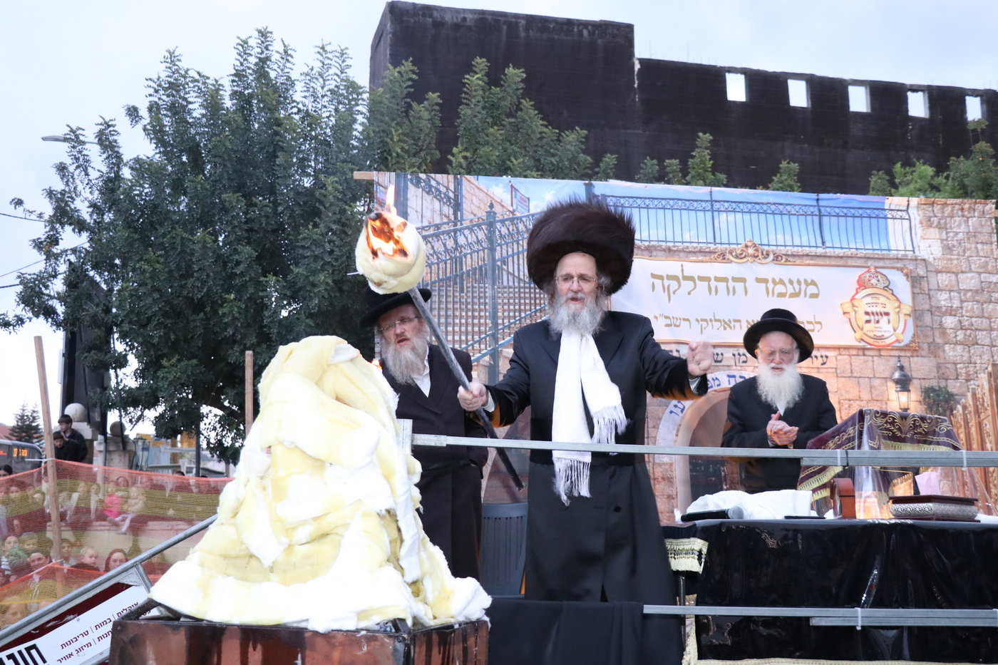 ל"ג בעומר בחצה"ק דינוב