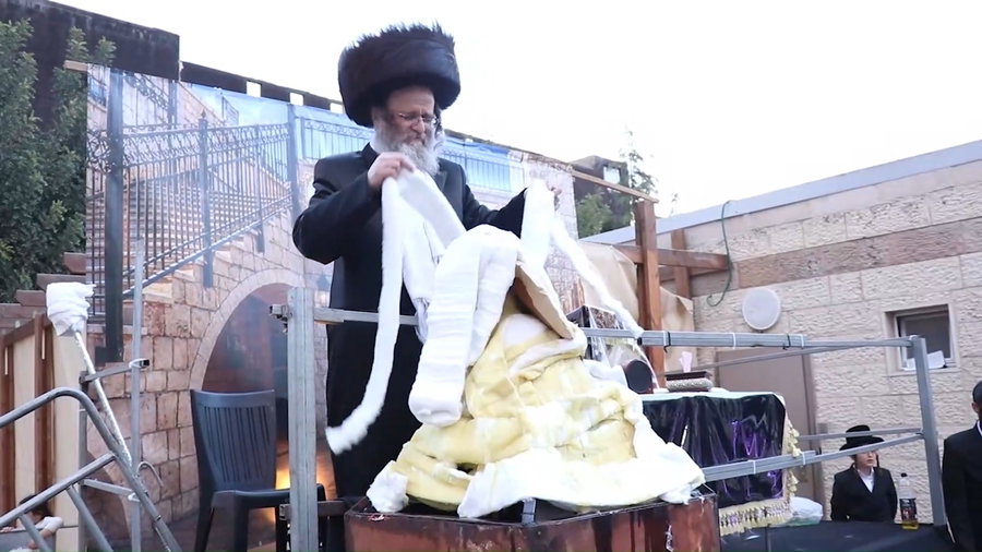 ל"ג בעומר בחצה"ק דינוב